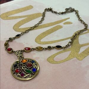 Multicolor Rhinestone and Lucite Inlay Gold Tone and Pendant Necklace